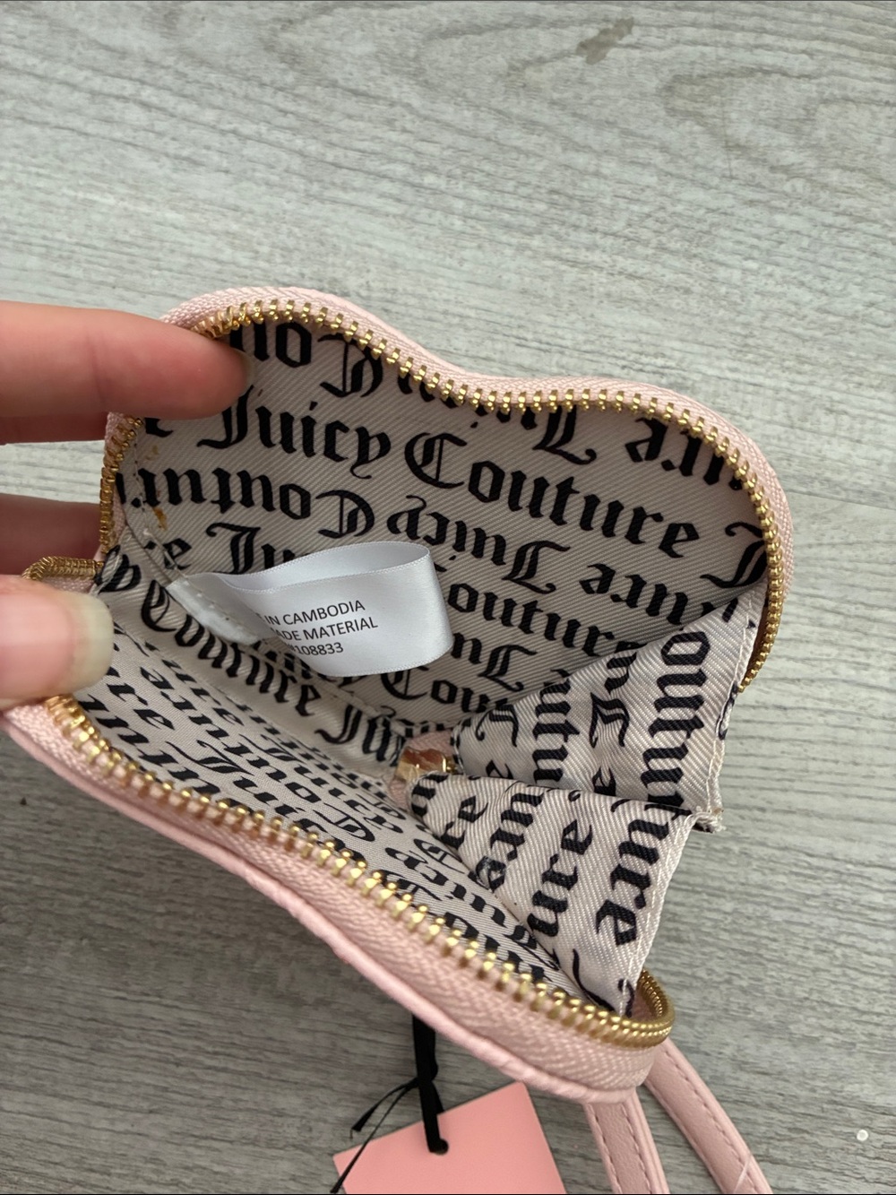 Juicy Couture Blush Pink Heart Wristlet Coin wallet with Heart Charm - Picture 6 of 6